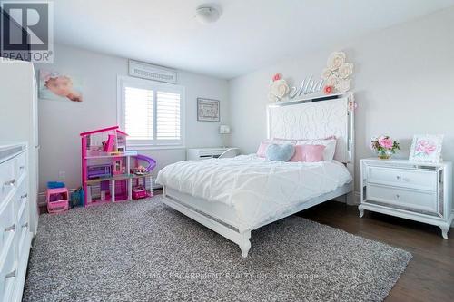 958 Beach Boulevard, Hamilton (Hamilton Beach), ON - Indoor Photo Showing Bedroom