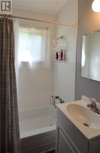 689 River Drive, Lanark Highlands, ON - Indoor Photo Showing Bathroom