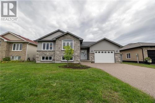 Front - 1051 Butler Boulevard, Petawawa, ON - Outdoor With Facade