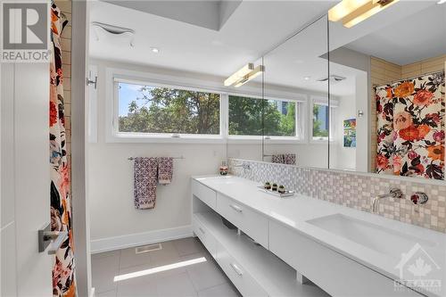 272 Beechgrove Avenue, Ottawa, ON - Indoor Photo Showing Bathroom