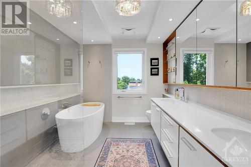 272 Beechgrove Avenue, Ottawa, ON - Indoor Photo Showing Bathroom