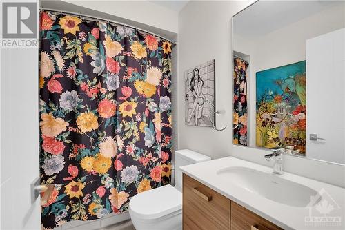 272 Beechgrove Avenue, Ottawa, ON - Indoor Photo Showing Bathroom