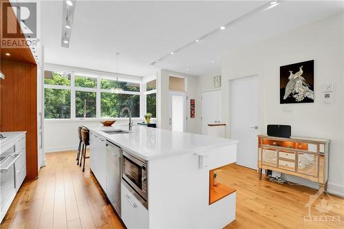 272 Beechgrove Avenue, Ottawa, ON - Indoor Photo Showing Kitchen