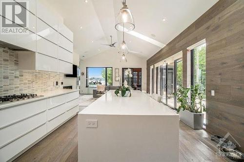 19 Neely Street, Ottawa, ON - Indoor Photo Showing Kitchen With Upgraded Kitchen