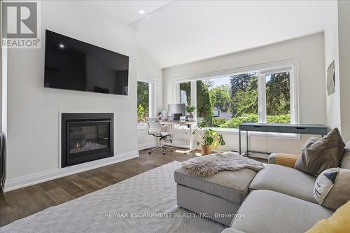 214 Lakewood Drive, Oakville, ON - Indoor Photo Showing Living Room With Fireplace