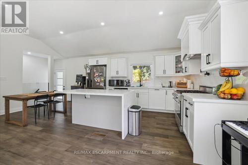 214 Lakewood Drive, Oakville, ON - Indoor Photo Showing Kitchen