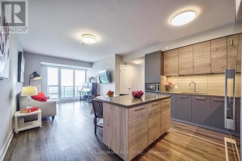 3009 - 12 Gandhi Lane, Markham (Commerce Valley), ON - Indoor Photo Showing Kitchen With Upgraded Kitchen