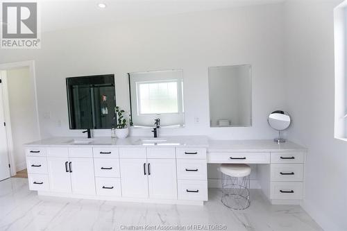 23636 Zone Road 1, Thamesville, ON - Indoor Photo Showing Bathroom