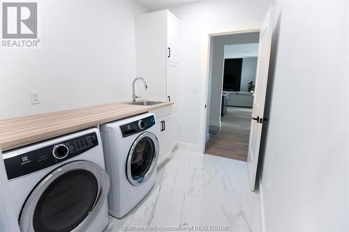 23636 Zone Road 1, Thamesville, ON - Indoor Photo Showing Laundry Room