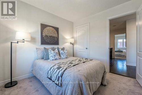 7 Snelgrove Crescent, Barrie (Sunnidale), ON - Indoor Photo Showing Bedroom