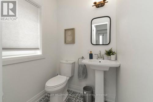 69 Mississauga Road N, Mississauga, ON - Indoor Photo Showing Bathroom