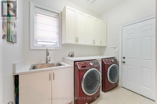 1 Atchison Drive, Caledon, ON - Indoor Photo Showing Laundry Room