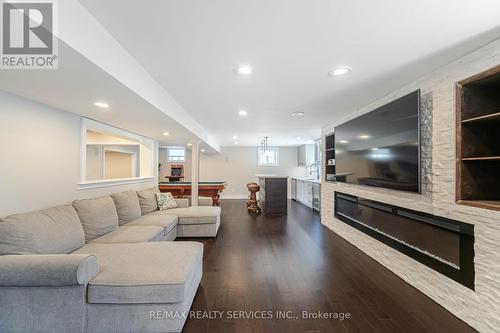 1 Atchison Drive, Caledon, ON - Indoor Photo Showing Living Room