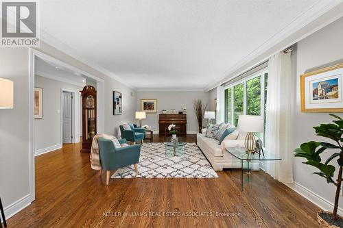 1244 Woodland Avenue, Mississauga (Mineola), ON - Indoor Photo Showing Living Room