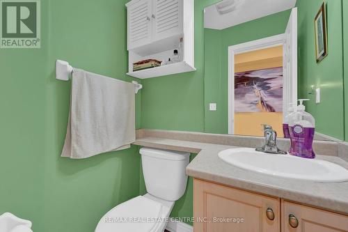 25 Heartview Road, Brampton, ON - Indoor Photo Showing Bathroom