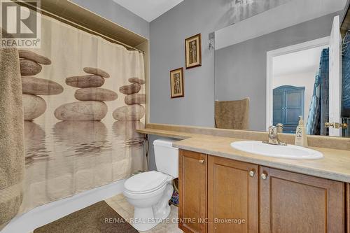 25 Heartview Road, Brampton, ON - Indoor Photo Showing Bathroom