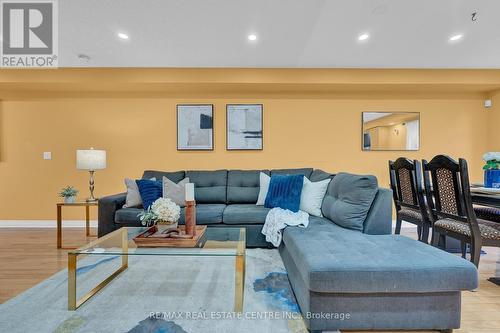 25 Heartview Road, Brampton (Sandringham-Wellington), ON - Indoor Photo Showing Living Room