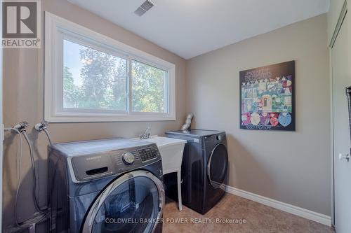 1 Torrington Crescent, London, ON - Indoor Photo Showing Laundry Room