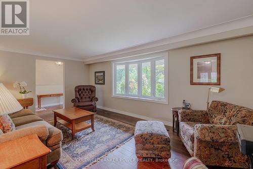 1 Torrington Crescent, London, ON - Indoor Photo Showing Living Room