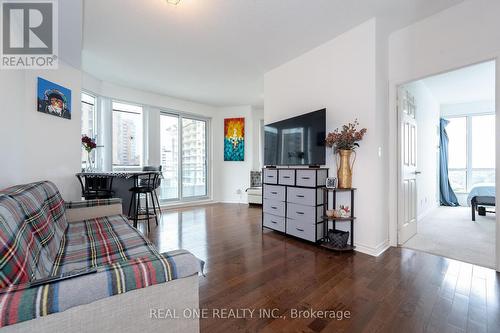 811 - 18 Holmes Avenue, Toronto (Willowdale East), ON - Indoor Photo Showing Living Room