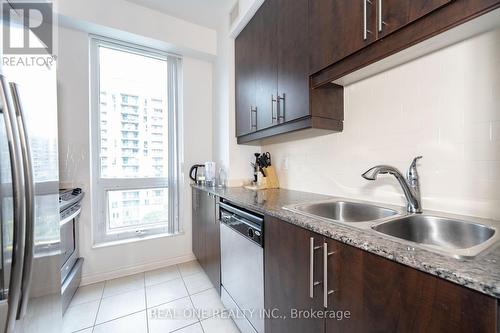 811 - 18 Holmes Avenue, Toronto (Willowdale East), ON - Indoor Photo Showing Kitchen With Double Sink