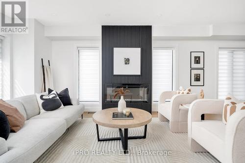 1384 Pape Avenue, Toronto (Broadview North), ON - Indoor Photo Showing Living Room