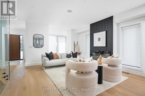 1384 Pape Avenue, Toronto (Broadview North), ON - Indoor Photo Showing Living Room