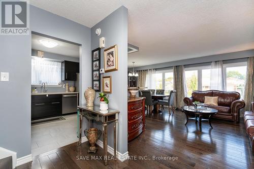 8 Edwin Drive, Brampton (Brampton South), ON - Indoor Photo Showing Living Room