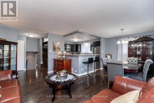 8 Edwin Drive, Brampton, ON - Indoor Photo Showing Living Room