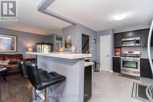 8 Edwin Drive, Brampton, ON - Indoor Photo Showing Kitchen