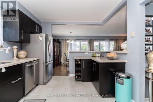 8 Edwin Drive, Brampton, ON - Indoor Photo Showing Kitchen