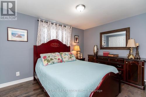 8 Edwin Drive, Brampton, ON - Indoor Photo Showing Bedroom