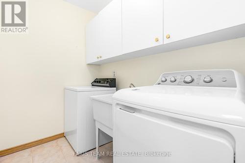 6 Riverdale Drive, Wasaga Beach, ON - Indoor Photo Showing Laundry Room