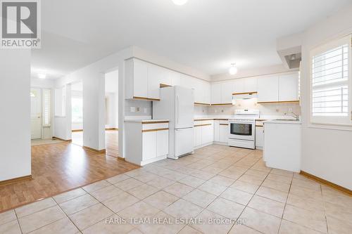 6 Riverdale Drive, Wasaga Beach, ON - Indoor Photo Showing Kitchen