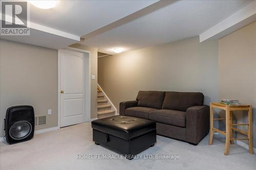 68 Admiral Crescent, Essa, ON - Indoor