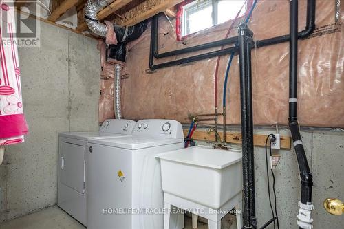 68 Admiral Crescent, Essa, ON - Indoor Photo Showing Laundry Room