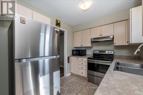 68 Admiral Crescent, Essa, ON - Indoor Photo Showing Kitchen With Double Sink