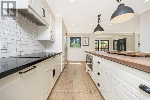 291 Randall Crescent, Milton (Timberlea), ON - Indoor Photo Showing Kitchen With Upgraded Kitchen