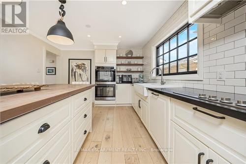 291 Randall Crescent, Milton (Timberlea), ON - Indoor Photo Showing Kitchen With Upgraded Kitchen