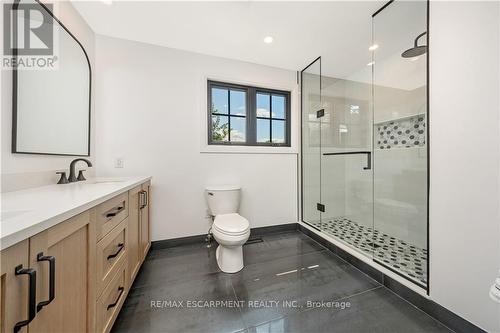 291 Randall Crescent, Milton (Timberlea), ON - Indoor Photo Showing Bathroom