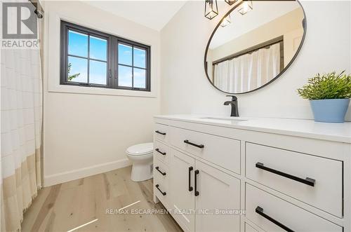 291 Randall Crescent, Milton (Timberlea), ON - Indoor Photo Showing Bathroom