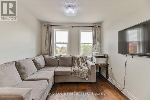 58 Leeward Drive, Brampton (Westgate), ON - Indoor Photo Showing Living Room