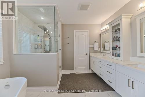 58 Leeward Drive, Brampton (Westgate), ON - Indoor Photo Showing Bathroom