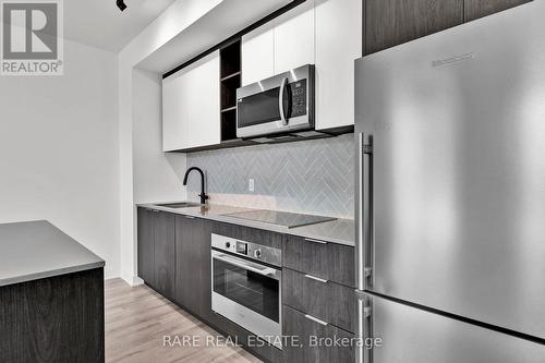 Th13 - 36 Zorra Street, Toronto, ON - Indoor Photo Showing Kitchen