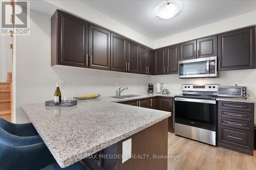 1 - 20 Woodstream Drive, Toronto (West Humber-Clairville), ON - Indoor Photo Showing Kitchen