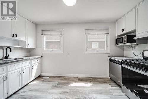 1944 George Avenue, Windsor, ON - Indoor Photo Showing Kitchen