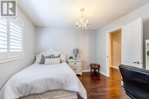 3875 Candlelight Drive, Mississauga (Churchill Meadows), ON - Indoor Photo Showing Bedroom