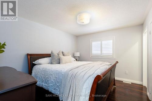 3875 Candlelight Drive, Mississauga, ON - Indoor Photo Showing Bedroom