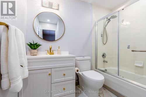 3875 Candlelight Drive, Mississauga, ON - Indoor Photo Showing Bathroom