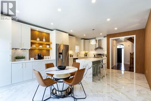 3875 Candlelight Drive, Mississauga, ON - Indoor Photo Showing Dining Room